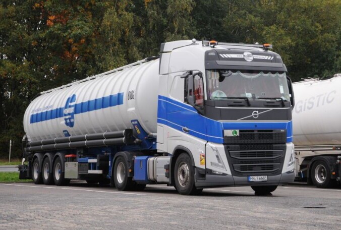 Lkw-Fahrer (Saugwagen) im Fernverkehr (m/w/d), 1. Bild